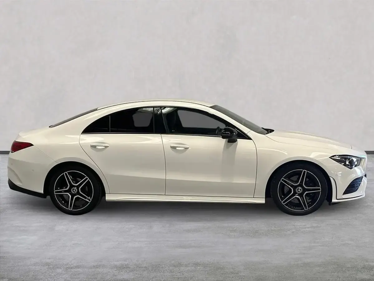 Używany Mercedes CLA200 Executive 2023 Biały Coupe