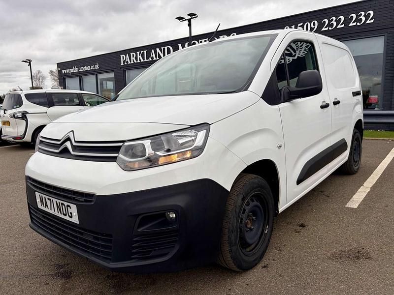 Used Citroën Berlingo 75 HP (55 kW) 2021 White MPV