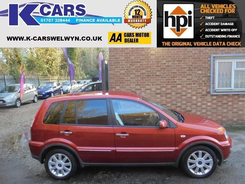 Red Used 2009 Ford Fusion Titanium Hatchback | £4,995 (Expensive) - Image 1/3