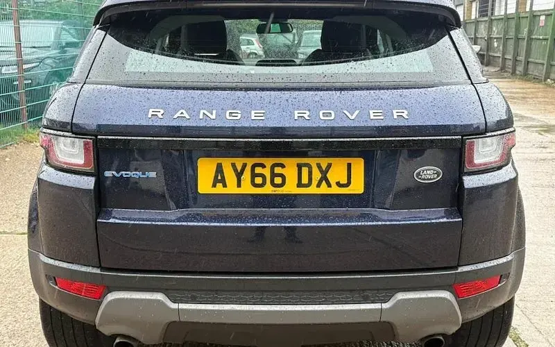 Used Land Rover Range Rover evoque SE 150 HP (110 kW) 2018 Hatchback