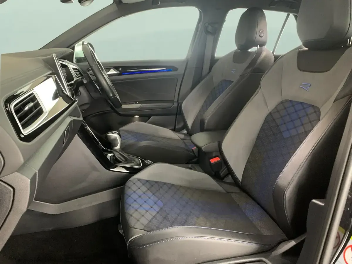 Used VW T-Roc R 300 HP (220 kW) 2023 Black SUV