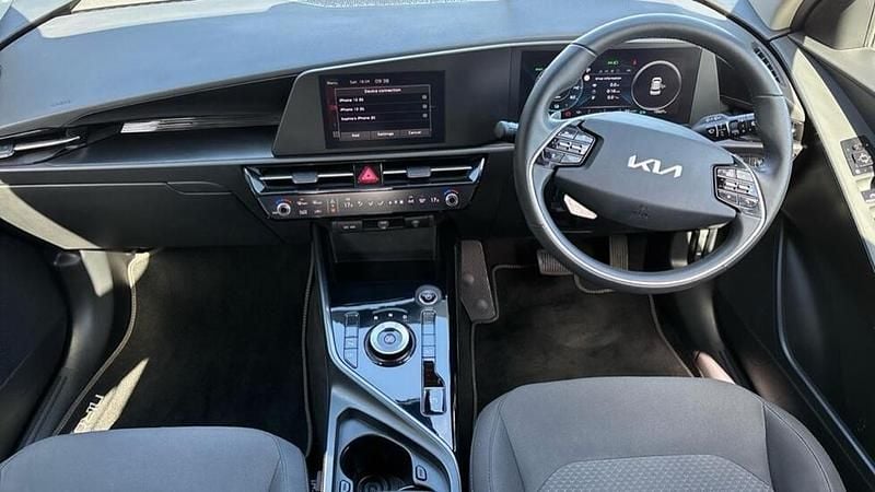 Used Kia e-Niro 147 kW (201 HP) 2023 White SUV