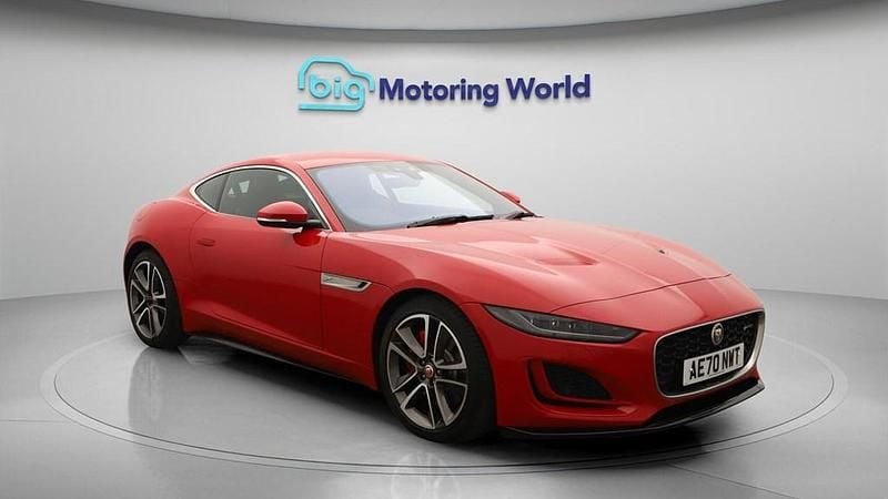 Usado Jaguar F-Type R-Dynamic 300 HP (220 kW) 2020 Vermelho Coupé