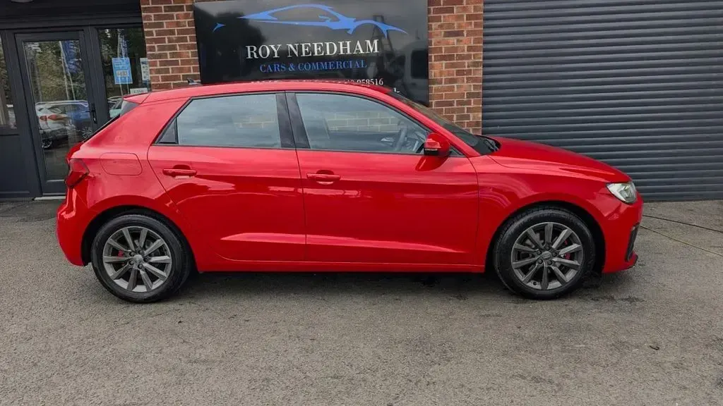 Used Audi A1 Sportback Sport 116 HP (85 kW) 2018 Red Hatchback