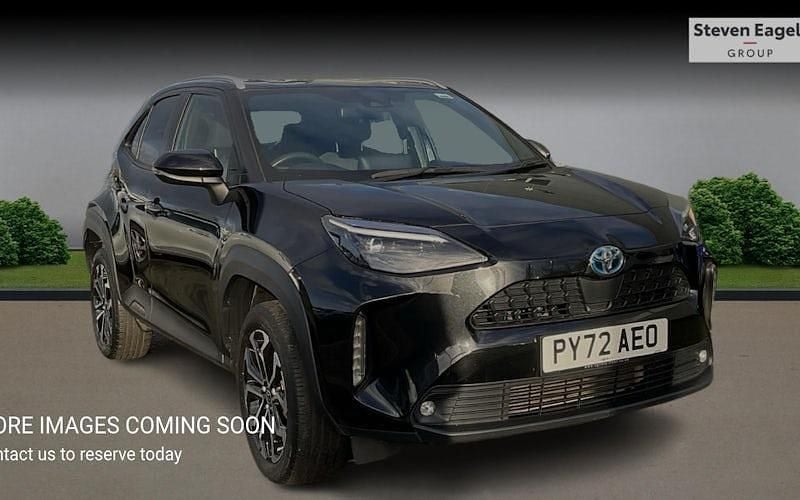 Used 2025 Toyota Yaris Hybrid Design Estate | £20,299 (Good price) - Image 1/4