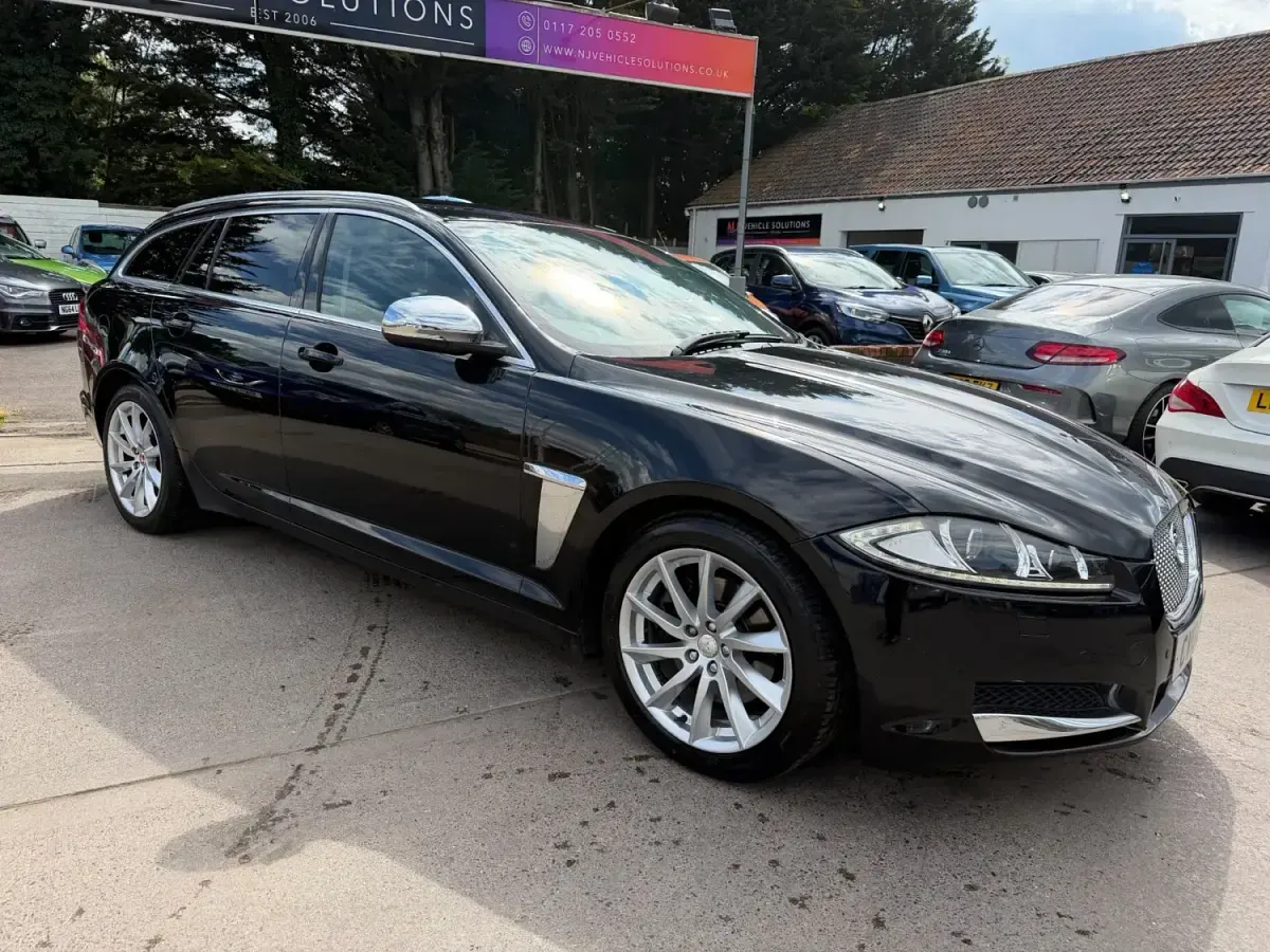 Begagnad Jaguar XF Premium Luxury 2013 Svart Kombi