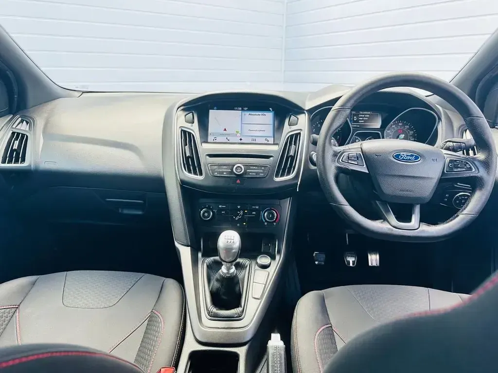 Used Ford Focus ST-Line 125 HP (91 kW) 2017 Black Hatchback