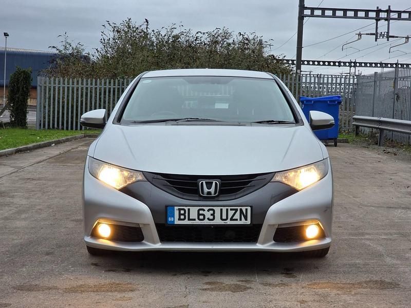 Used Honda Civic ES 2014 Silver Hatchback