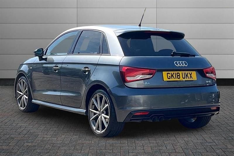 Usado Audi A1 Black Edition 150 HP (110 kW) 2018 Cinzento Citadino