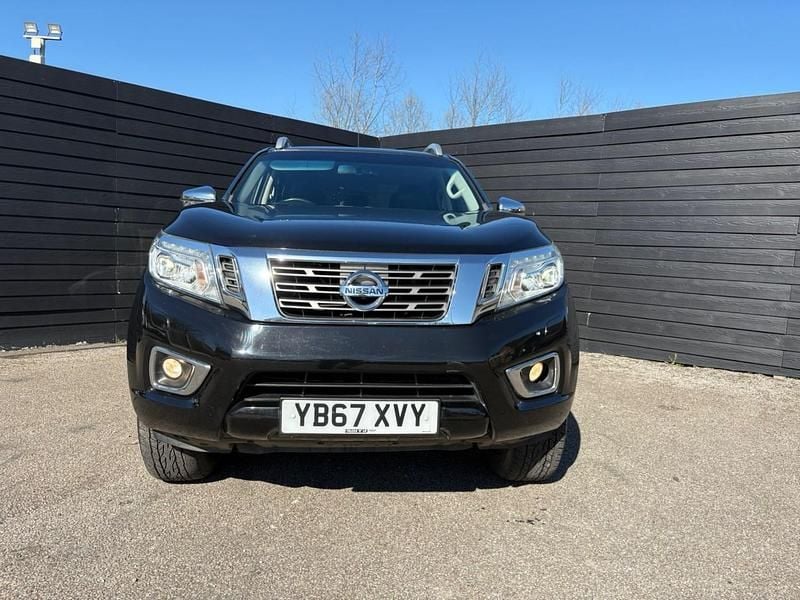 Used Nissan Navara Tekna 190 HP (139 kW) 2017 Black Pickup