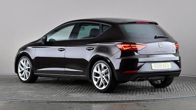 Used Seat Leon FR 180 HP (132 kW) 2018 Mauve/purple Hatchback