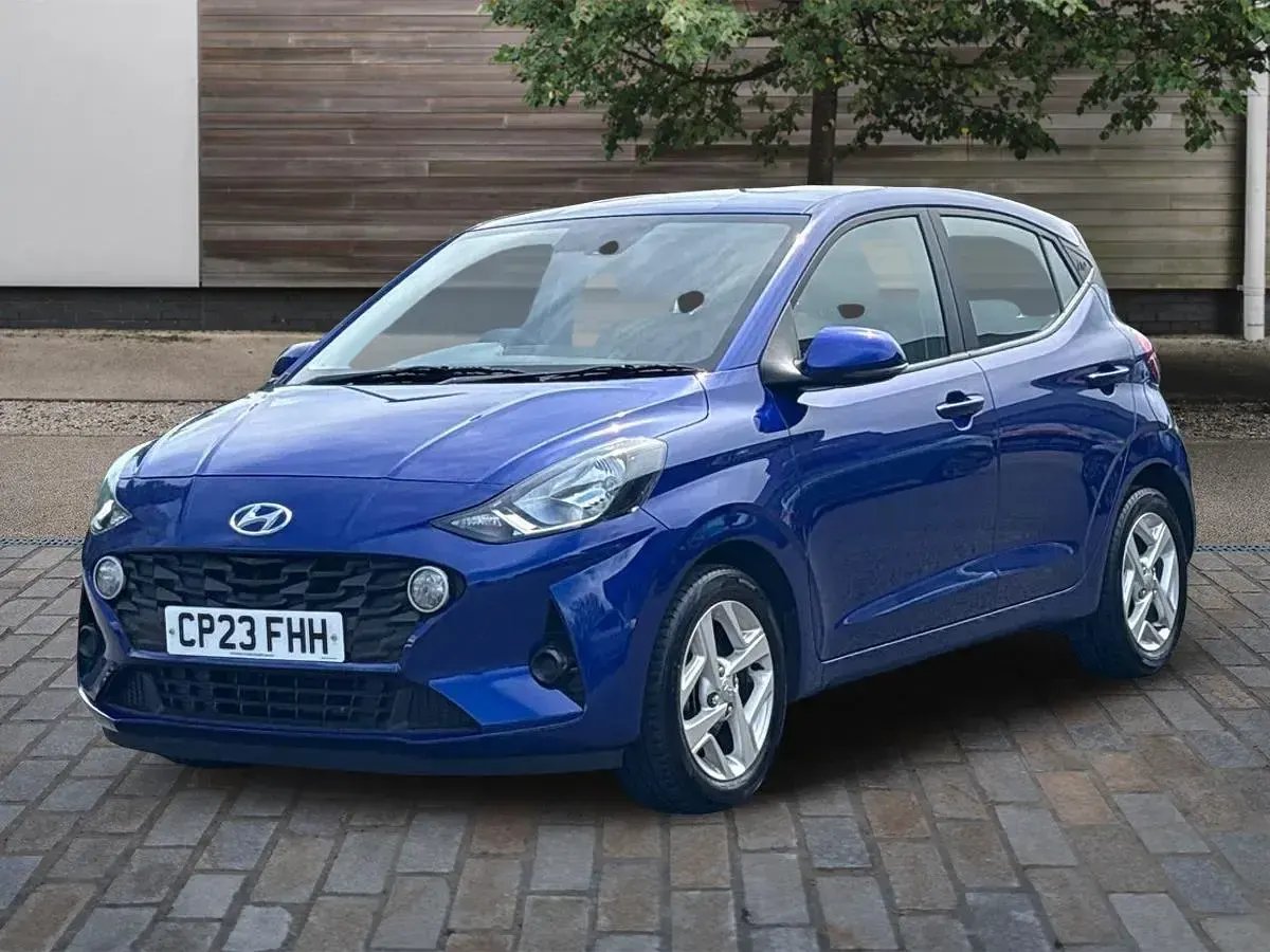 Used Hyundai i10 SE 84 HP (61 kW) 2023 Blue Hatchback