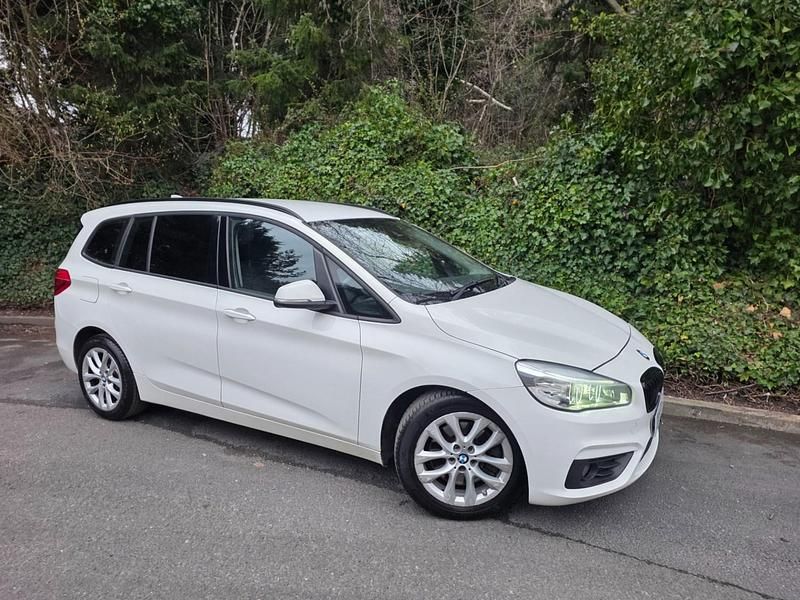 Begagnad BMW 218 2018 Vit Kombi