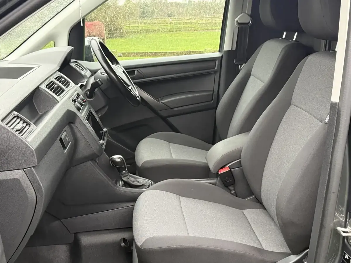 Usado VW Caddy Highline 2019 Cinzento Monovolume