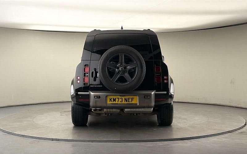 Used Land Rover Defender SE Dynamic 250 HP (183 kW) 2023 Santorini black SUV
