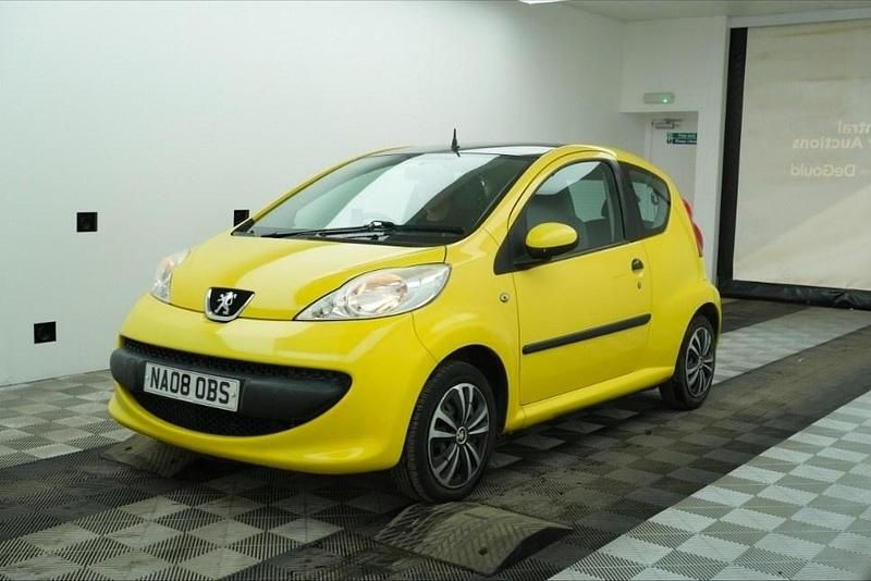 Used Peugeot 107 68 HP (50 kW) 2008 Yellow Hatchback