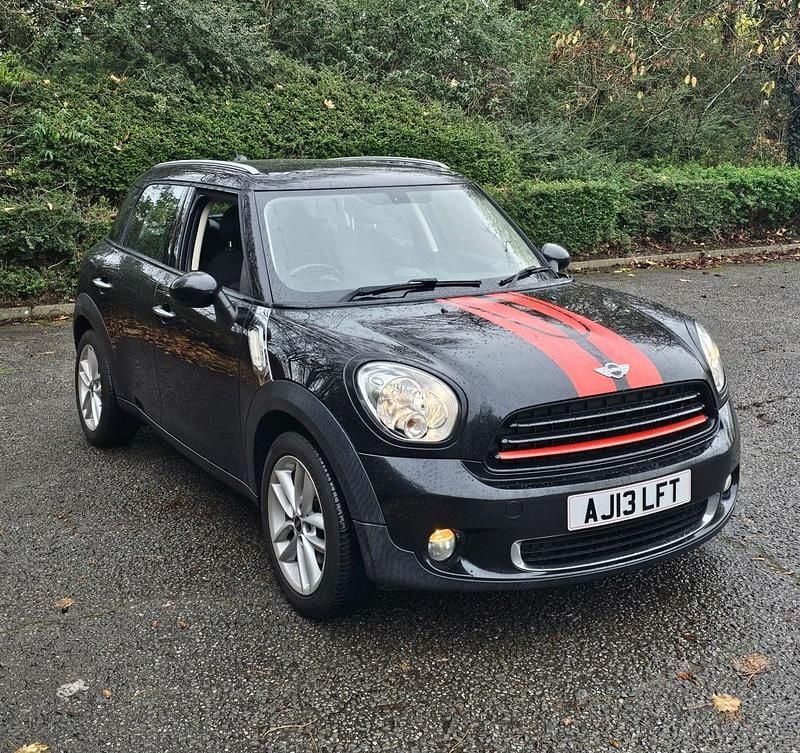 Black Used 2013 Mini Cooper D Hatchback | £2,990 (Good price) - Image 1/4