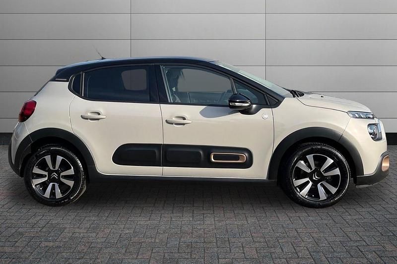 Used Citroën C3 PureTech 83 HP (61 kW) 2023 Soft sand Hatchback