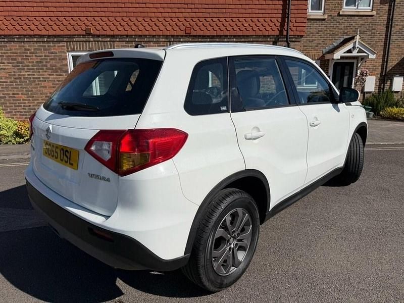 Used Suzuki Vitara SZ4 120 HP (88 kW) 2015 White SUV