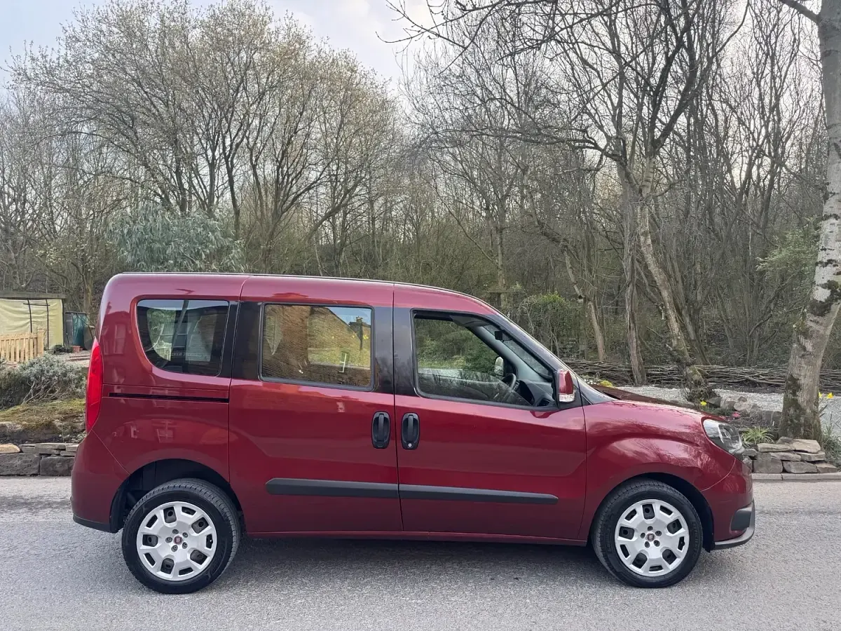 Used Fiat Doblò Active 2019 Red MPV