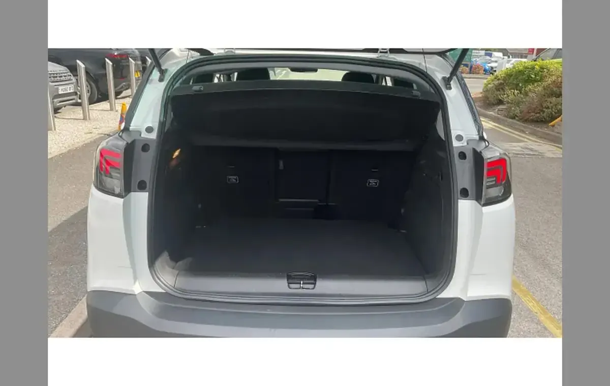 Used Vauxhall Crossland Ultimate 108 HP (79 kW) 2022 White SUV