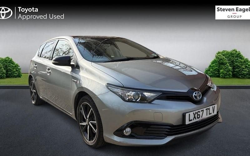 Used Toyota Auris Hybrid 136 HP (100 kW) 2017 Hatchback
