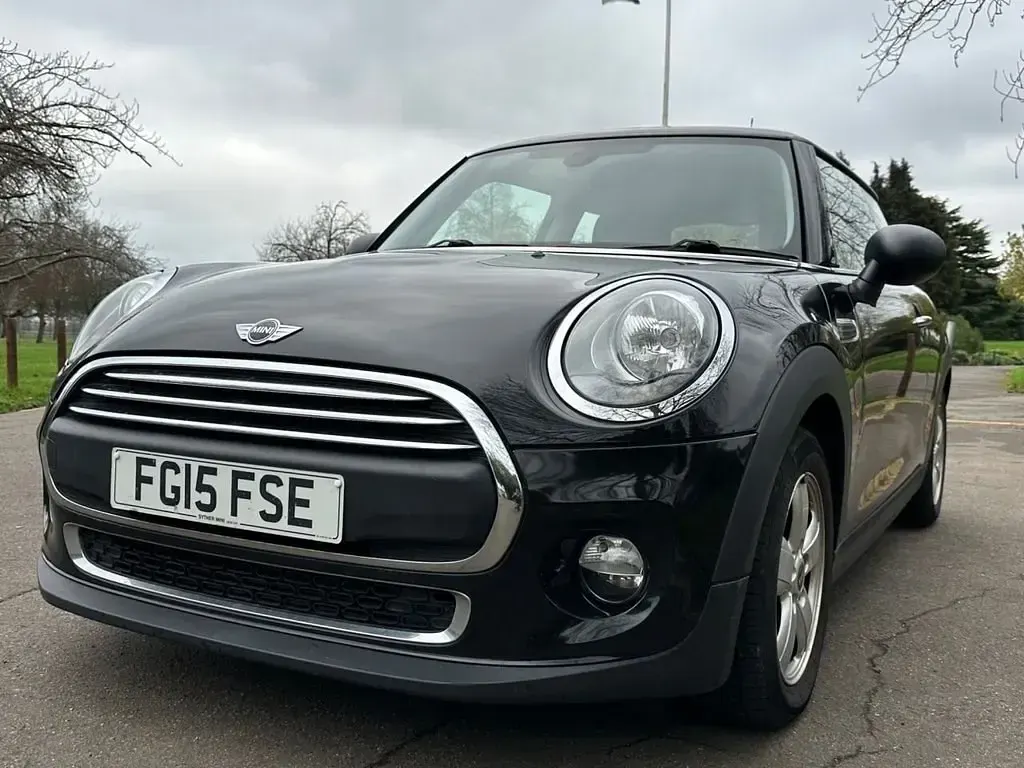 Begagnad Mini ONE Hatch 102 HK (75 kW) 2015 Svart Halvkombi