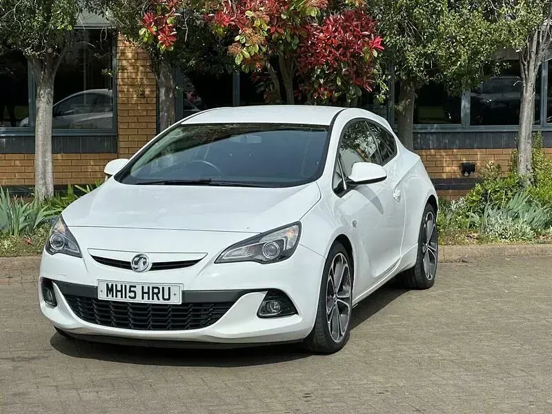 Used Vauxhall Astra GTC Edition 2015 White Hatchback