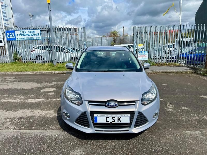 Used Ford Focus Zetec 115 HP (84 kW) 2013 Silver Hatchback