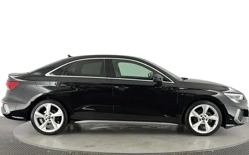Usado Audi A3 S-Line 150 HP (110 kW) 2024 Sedan