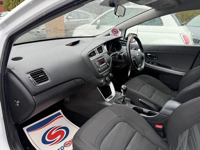 Used Kia Ceed 2014 White Hatchback