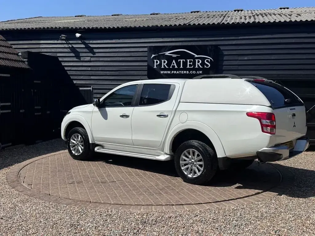 Used Mitsubishi L200 Warrior 178 HP (130 kW) 2017 White Pickup