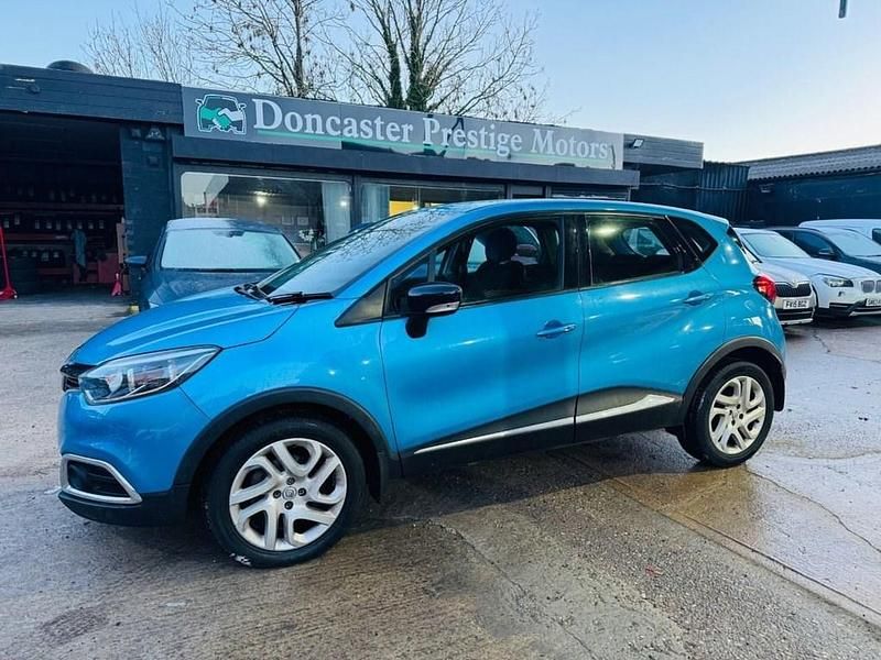 Used Renault Captur Dynamique 90 HP (66 kW) 2017 Blue SUV