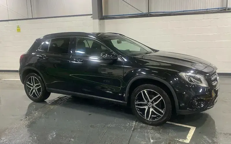 Used Mercedes GLA180 Urban 122 HP (89 kW) 2020 Black SUV