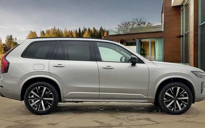 Used Volvo XC90 Plus 455 HP (334 kW) 2025 Silver dawn SUV