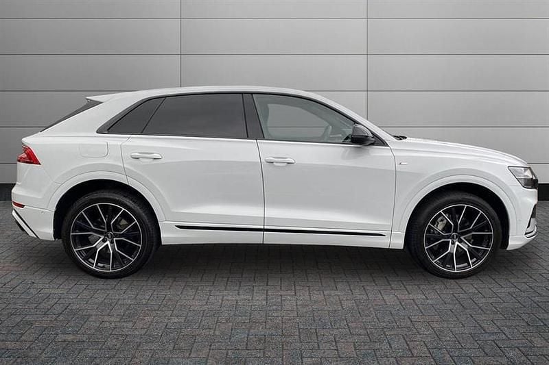 Used Audi Q8 Advanced 286 HP (210 kW) 2018 White SUV