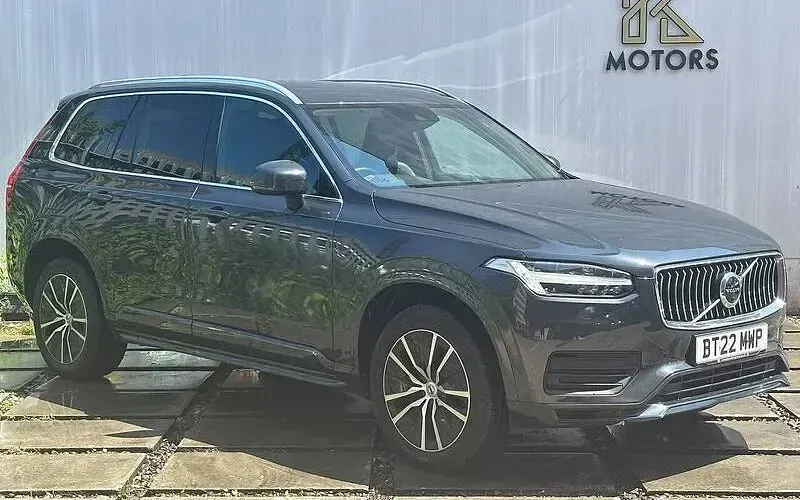 Used Volvo XC90 Momentum 250 HP (183 kW) 2021 SUV