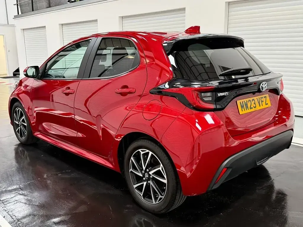 Used Toyota Yaris Design 116 HP (85 kW) 2023 Red Hatchback