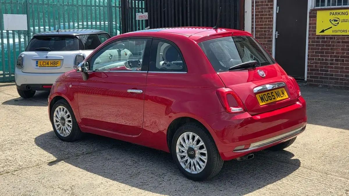 Used Fiat 500 Lounge 69 HP (50 kW) 2016 Red Hatchback