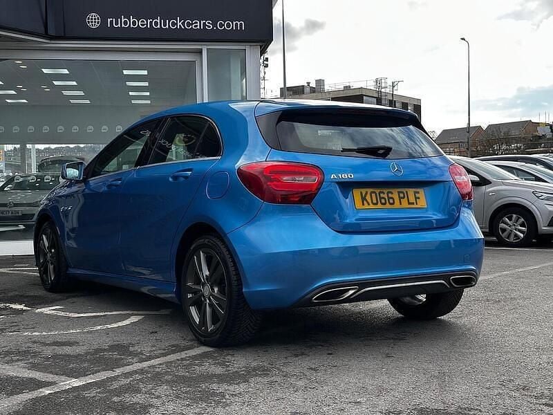 Used Mercedes A180 122 HP (89 kW) 2017 Blue Hatchback