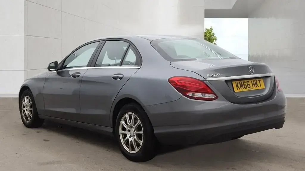 Usado Mercedes C200 SE 2017 Cinzento Sedan