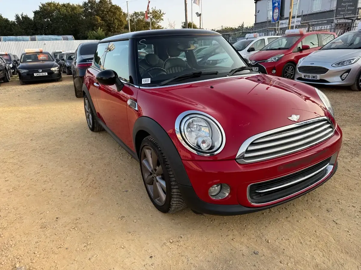 Used Mini Cooper Hatch 122 HP (89 kW) 2012 Red Hatchback