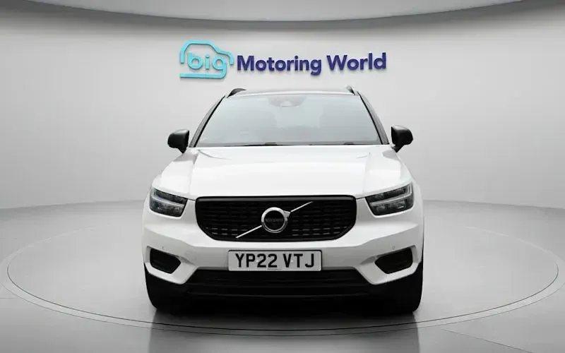 Used Volvo XC40 R-Design 262 HP (192 kW) 2021 White SUV