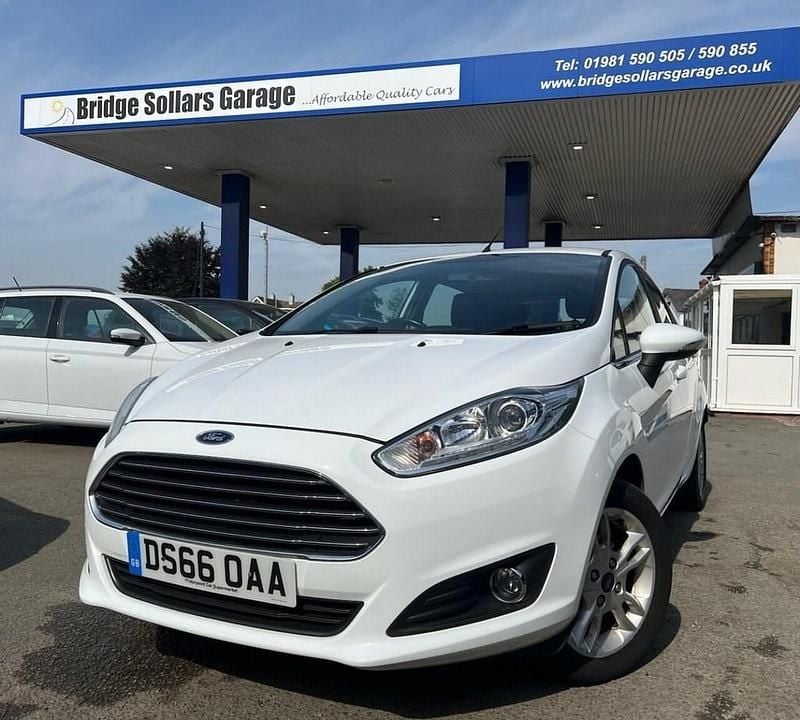White Used 2016 Ford Fiesta Zetec Hatchback | £6,795 (Fair price) - Image 1/4