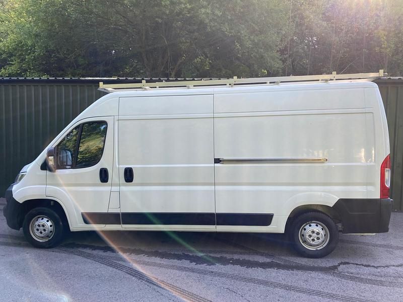 Used Citroën Relay 140 HP (102 kW) 2020 White Van