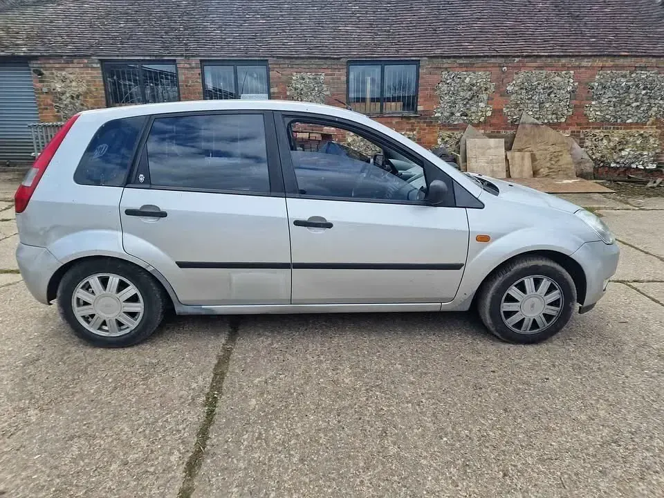 Used Ford Fiesta Ghia 2005 Silver Hatchback