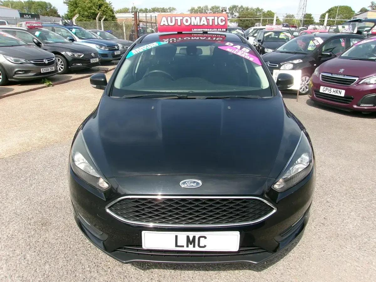 Used Ford Focus Zetec 125 HP (91 kW) 2015 Black Hatchback