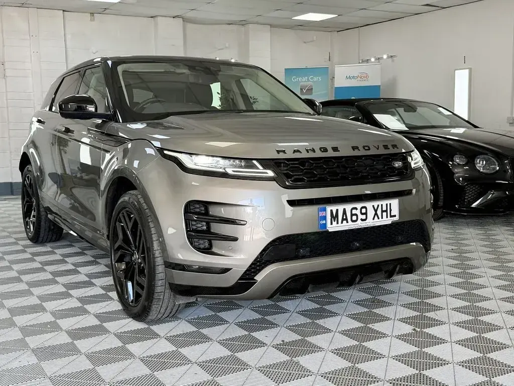 Used Land Rover Range Rover evoque HSE Dynamic 180 HP (132 kW) 2019 Silver SUV