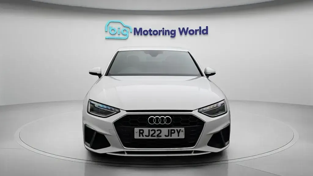 Used Audi A4 S-Line 150 HP (110 kW) 2022 White Sedan