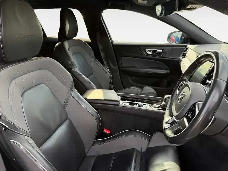 Used Volvo V60 R-Design 2020 Blue Estate